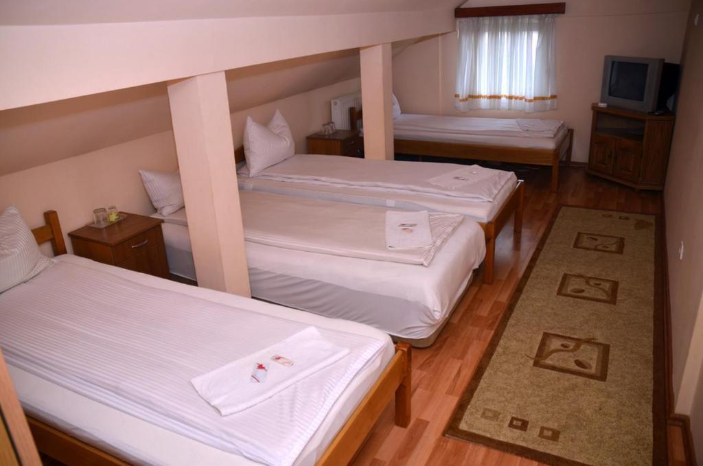 Pensiunea La Palaguta Baia Mare Phòng bức ảnh